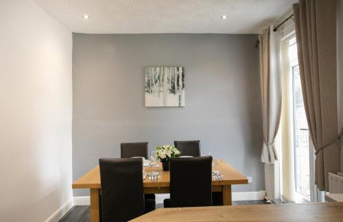Manvers House, Rotherham for contractors, Families, free parking, Spacious, WIFI, modern - Foto 5
