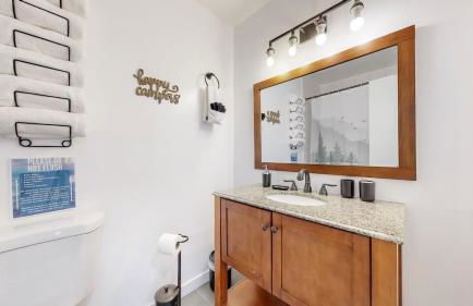 Spacious Arvada Family Home with King Beds and Office - Foto 18