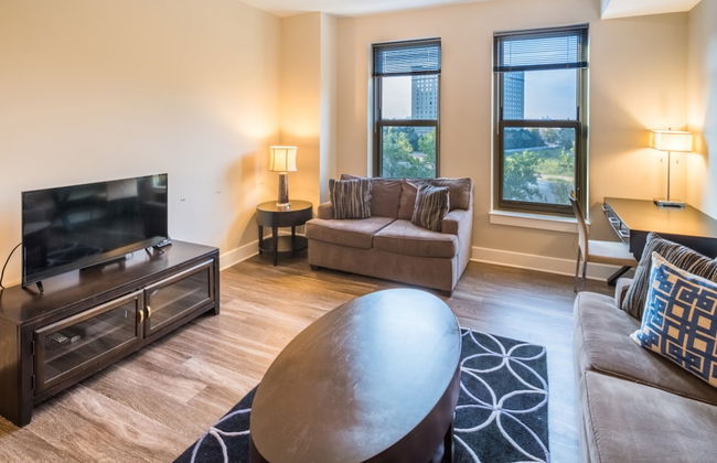 Bluebird Suites near Pentagon - Photo 59