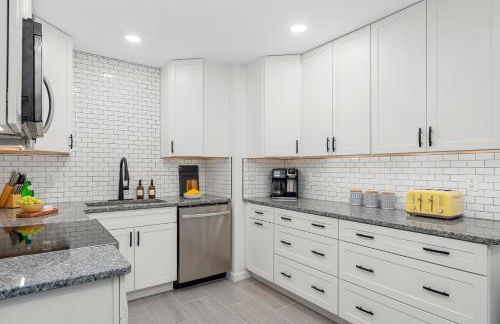 The Bauhaus - 4BR,3BA ,Families , Ample Parking - Foto 21