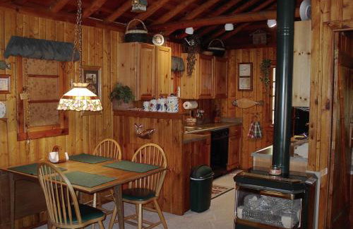 Lake Access! Twin Birch Resort - The Brown Bear - Foto 3