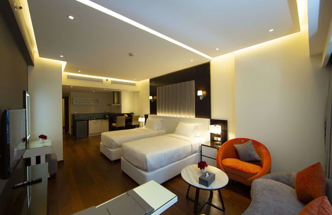 Number One Tower Suites - Photo 42