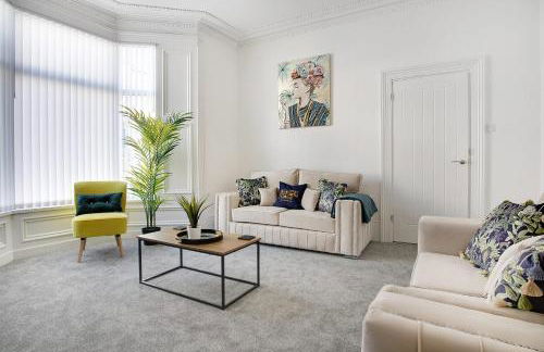 Spacious & Modern Oasis, 4-Bed House, Sleeps 7 - Foto 7