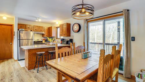 Private Spa, Fire Pit and Deck Poconos Home! - Foto 3