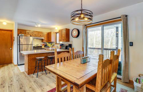 Private Spa, Fire Pit and Deck Poconos Home! - Foto 3