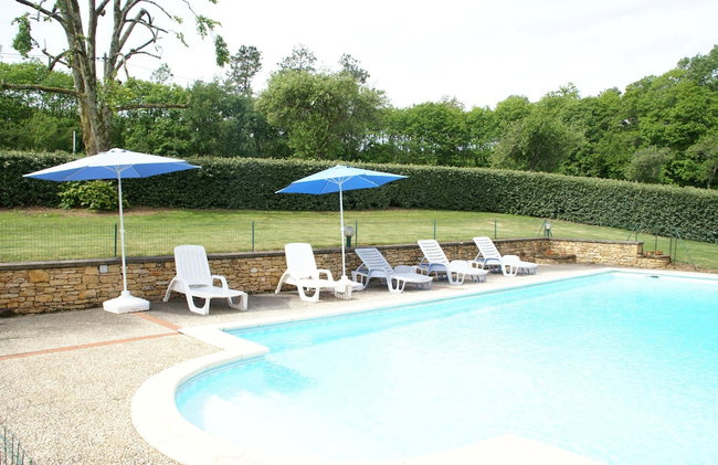 Spacious Holiday Home in Besse With Swimming Pool - Foto 42