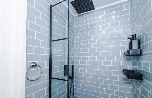 St Davids Lodge - Cosy Stay in Preston for 2 with FREE Parking - Ideal For Business or Work Stays - Presented by Parydise Properties - Photo 5