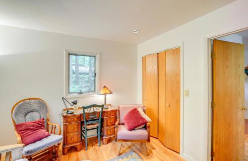 Great Barrington Lakeside Getaway with Kayak and Grill - Foto 31