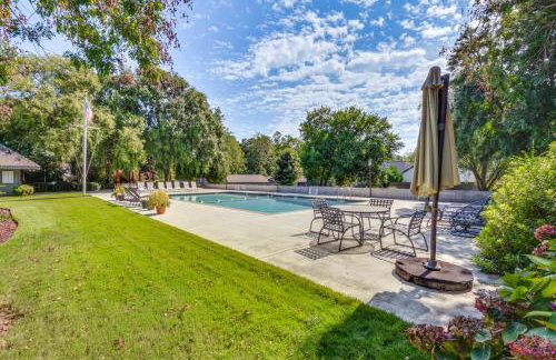 Lakefront Fun Near Clemson! Retreat with Pool Access - Foto 4