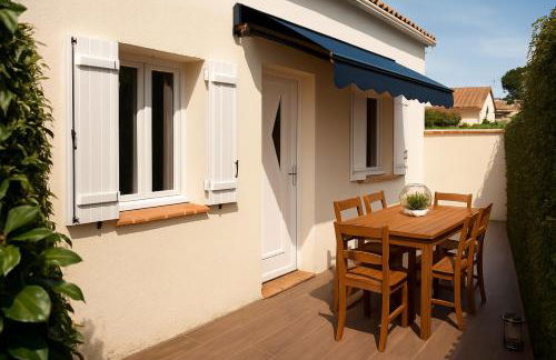 T3 de 35m2 - Bord de mer - plage de la Nartelle- Sainte maxime - piscine partagée -Parking - BBQ - 2 Chambres 2 Salle de bains - Foto 9