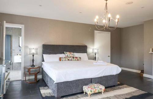 Luxury Georgian House With Sauna Sleeps 19-23 - Photo 33