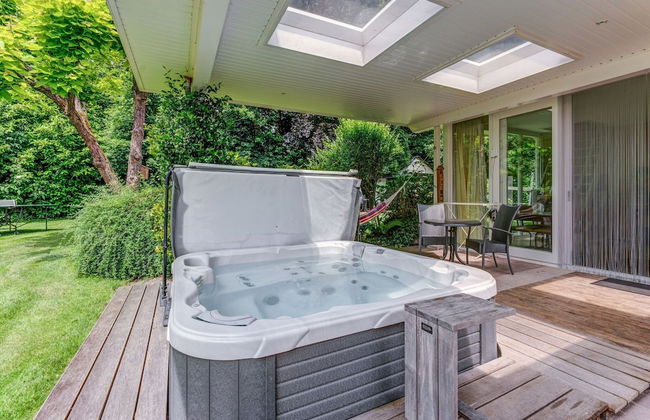 Picturesque Holiday Home in Oldenzaal With Jacuzzi - Foto 45