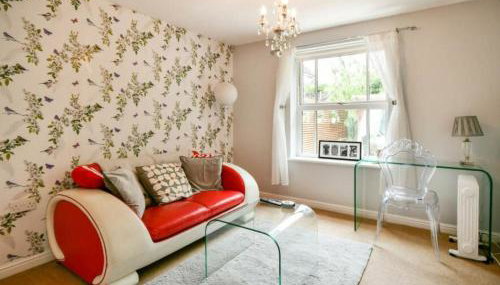 Cosy Garden Accommodation, Private Hot Tub & Four Poster Bed - Photo 4