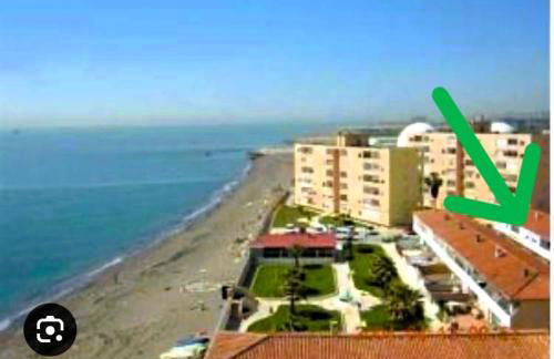 Acogedora casa junto al mar ,cerca del centro urbano - Photo 2