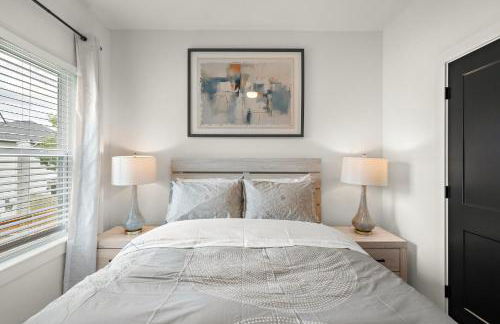 Near DT & Med Center Townhouse WiFi Games Pets - Foto 24