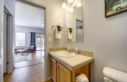 Boat Dock and Fire Pit! Woodsy Lake Glenville Cabin - Foto 23