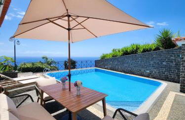Villa Ocean Wave Calheta - Oversized Pool & Stunning Ocean Views - Photo 1