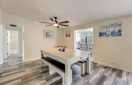 7 Mi to Beach! Sneads Ferry Family Home with Hot Tub - Foto 8