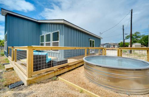 Canyon Lake Oasis: Backyard & Wraparound Deck! - Photo 2