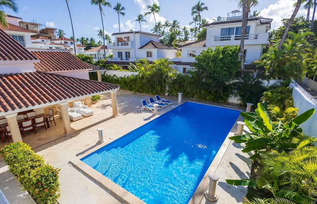 Beachfront 7BR Villa With Pool Maid Los Corales - Foto 1