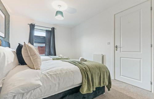 Spacious 4-Bed Home Near Cribbs & Bristol - Foto 22