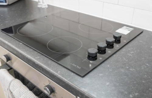 NEW! Stylish 5-Bed Apartment in Stockton-on-tees by Stay With Us, Perfect for Contractors & Large Groups, FREE Parking! - Foto 11