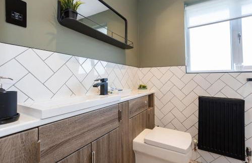 Railway House - Central Warrington - Sleeps 6 - Foto 19