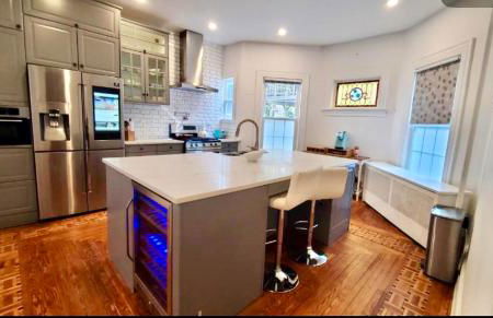 Gorgeous Victorian House!! Entire suite in SAM's home - Foto 28