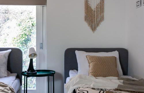 MIA ISOLA with lake view, garden and swimming pool - Photo 9