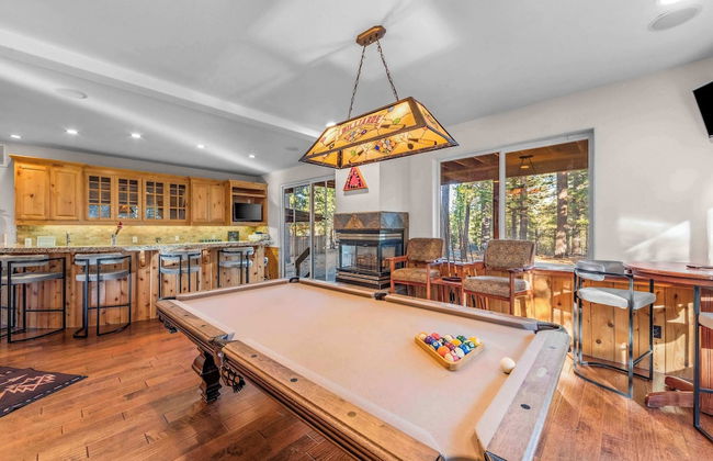 Fully Remodeled Tahoe Retreat with Game Room and Hot Tub - Foto 39