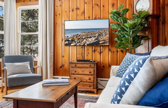 Bayview Beach Cottage For 4! - Photo 23