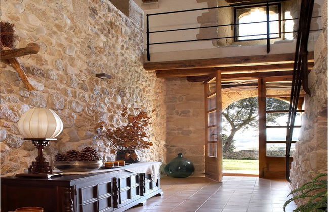 Traditional Estate From the XIV Century, With Swimming Pool - Photo 3