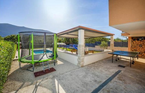 Three-Bedroom Apartment In Donja Ostrvica - Photo 15