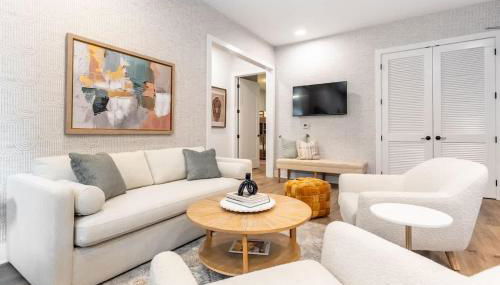 Here You Come Again by Stay Local Nashville - Foto 5