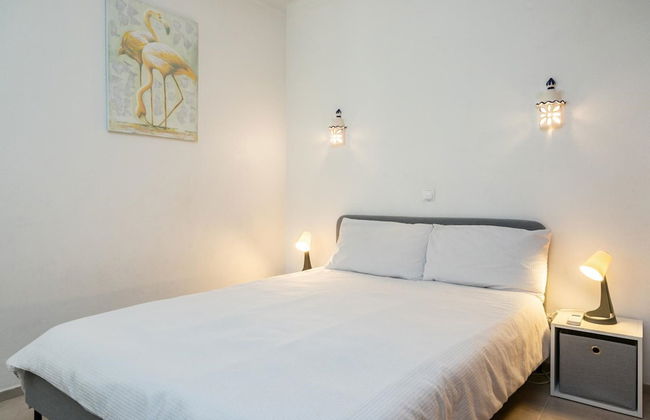 Nice Terrace and Pool Alvor Flat - Photo 7