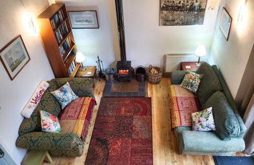 Barn in Happisburgh sleeping 2 and welcoming 5 dogs - close to beach! - Photo 9