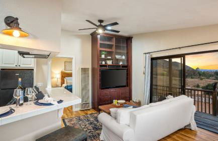 Scenic Deck w Sunset Views Near Temecula Wineries Estrada Ranch by AvantStay - Foto 5