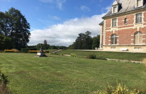 Chateau de Joyeux - Gites - Foto 6