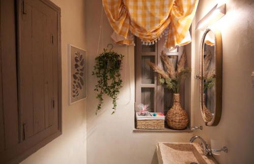 Dandy Villas Dimitsana - a family ideal charming home in a quaint historic neighborhood - 2 fireplaces for romantic nights - Foto 9