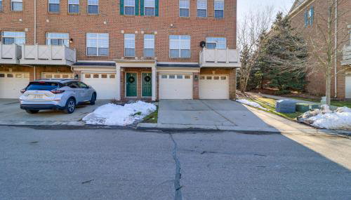 25 Mi to Detroit Townhome with Smart TV! - Foto 3