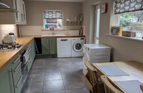 Charming 3-Bedroom House in Bristol with Garden - Perfect for Families - Foto 30