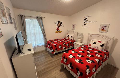 4 Bedroom, 3 Bath Hampton Lakes Home With Private Pool - Near Disney! - Foto 28