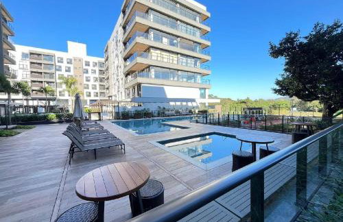 Apartamento moderno com 2 quartos, a 800m da praia Jurerê Internacional - Foto 45