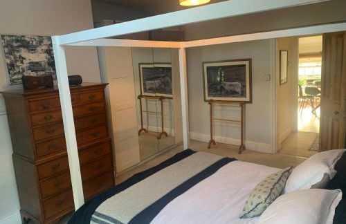 Top Floor. Top Notch. Tranquil Treat. Stone's throw from Thames. - Foto 4