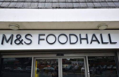 Elegant & spacious parkside 2-bedroom 2-bathroom flat in period building facing Blackheath - parking, great Greenwich location, easy for O2 Arena and City, very near Marathon start line! - Foto 51