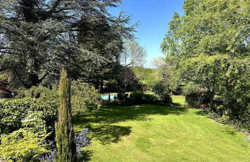 Modern Loft, spectacular grounds, pool & hot tub - Foto 16