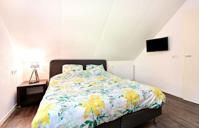 Chalet in Reutum With Sauna and Nature - Photo 7