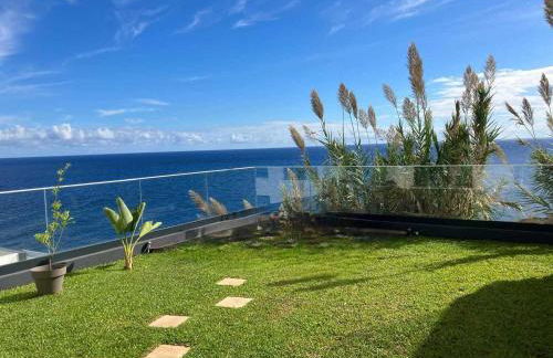 GuestReady - Cliff residence with sea views - Foto 1