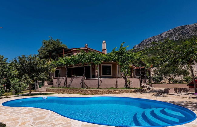 Villa Belezza Sleeps 8 With Pool - Foto 16