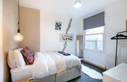 Perfect Booking 4 Bed Home in Leytonstone - Foto 26